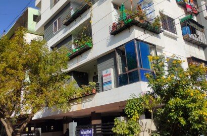 Sampat hills ki prime location pr