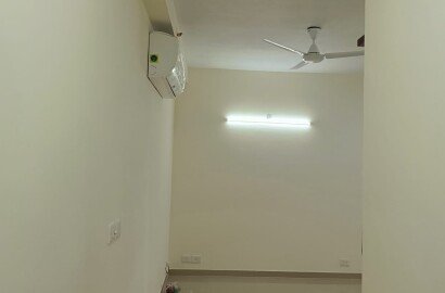 2 BHK North East facing flat available for rent